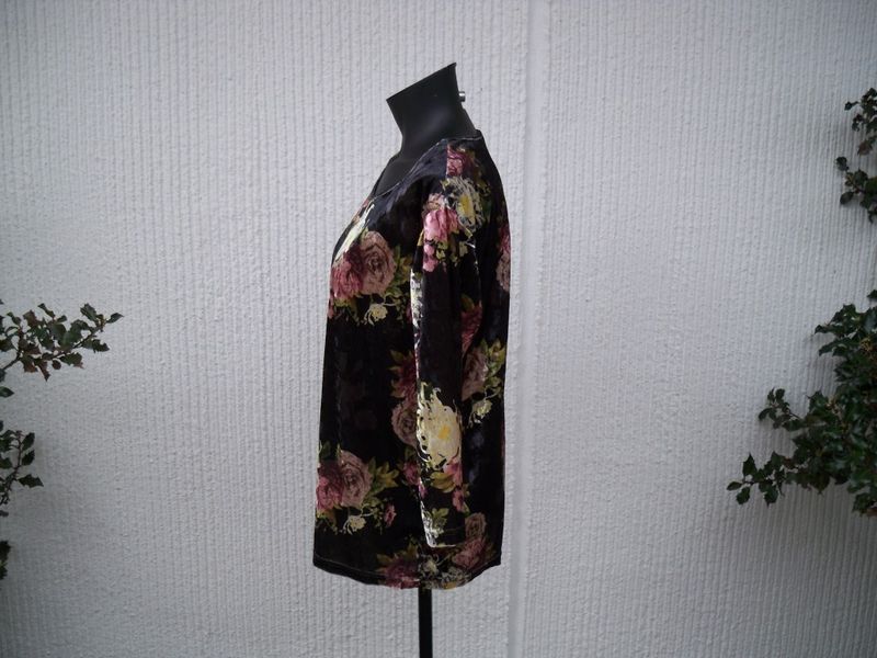 Svart Blommig Topp Krossad Sammet