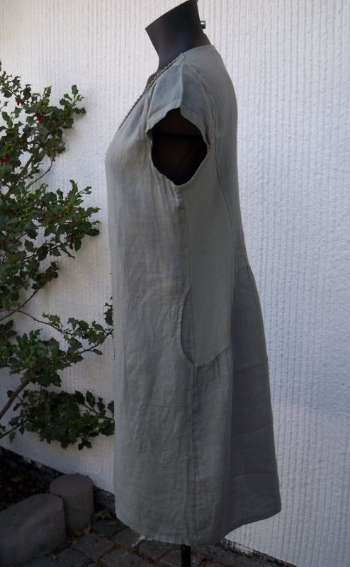 Olivgrön Linneklänning med holkärm