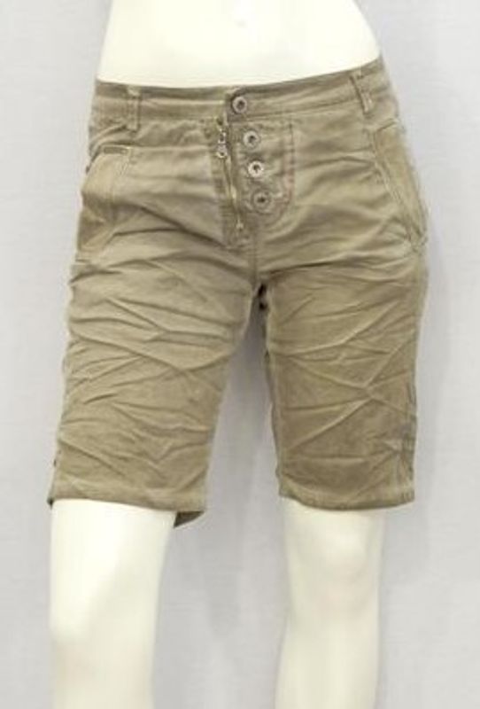 Shorts med dragkedjor. Khakibeige