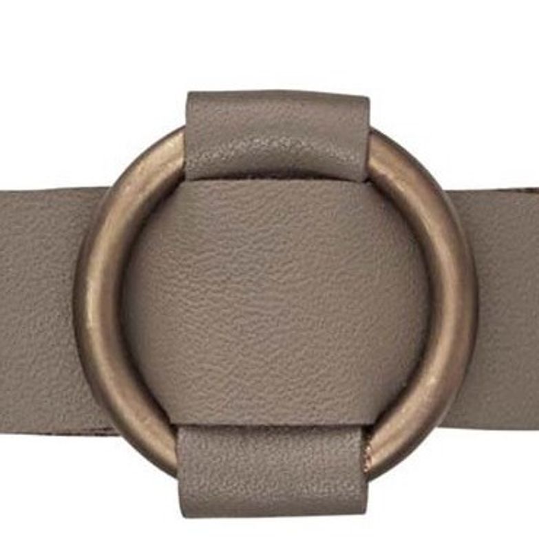 Ljusbrunt Läderarmband Med Gulddetalj. Dansk Smykkekunst