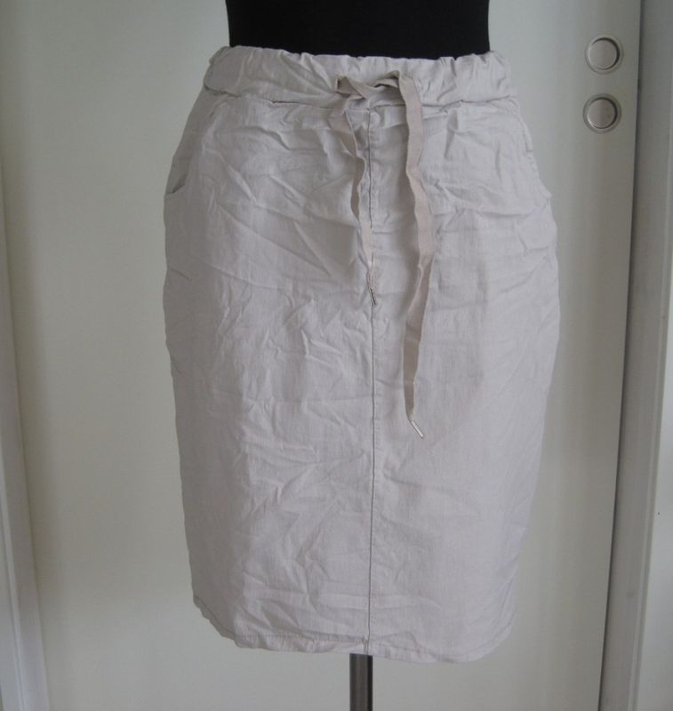 Sandbeige Knälång Stretchkjol - Soulful Fashion