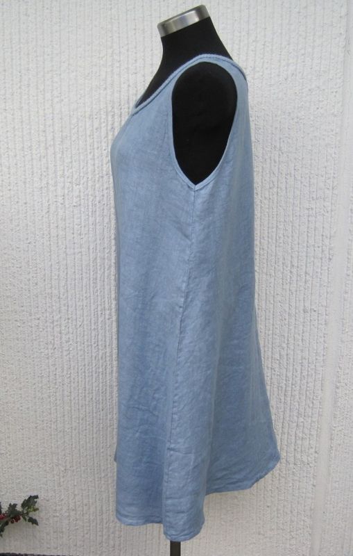 Jeansblå ärmlös knälång linneklänning