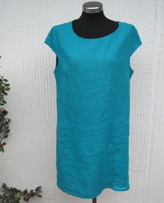 Petrolgrön Linneklänning med holkärm. Puro Lino