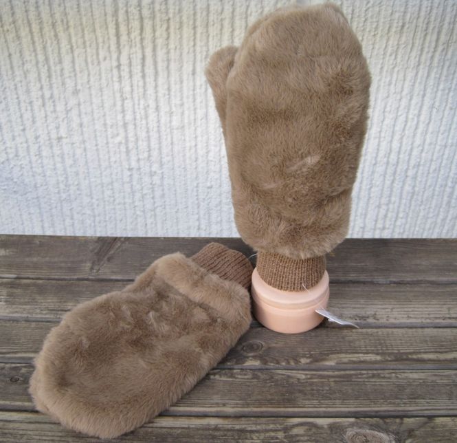 Huvudbild Bruna Tumvantar Med Fuskpäls