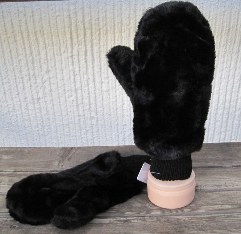 Svarta Tumvantar Med Fuskpäls