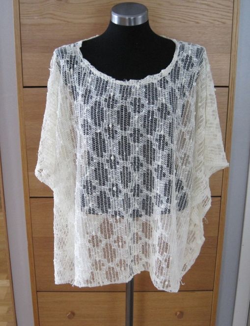 Huvudbild Cremevit Spetsponcho / Nätponcho