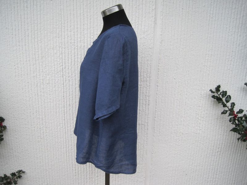 Marinblå Linneblus med halvlång ärm. Made in Italy