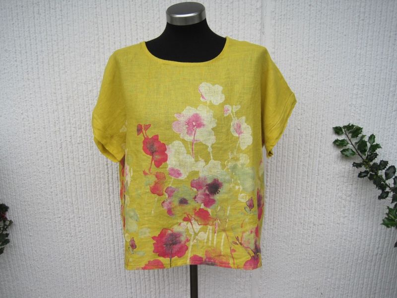 Senapsgul Linneblus med blommor. Puro Lino