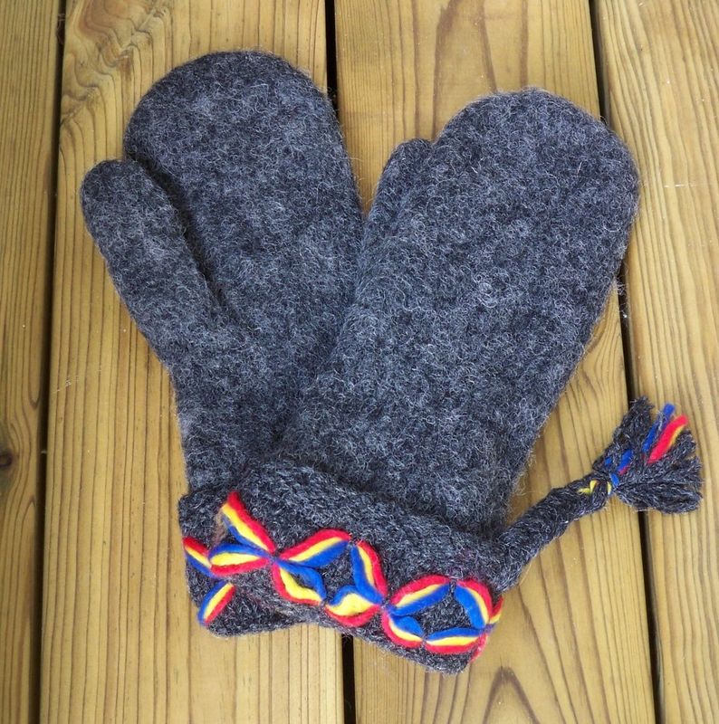 Lovikkavantar med tofs Kangos Mörkgrå Dam Junior