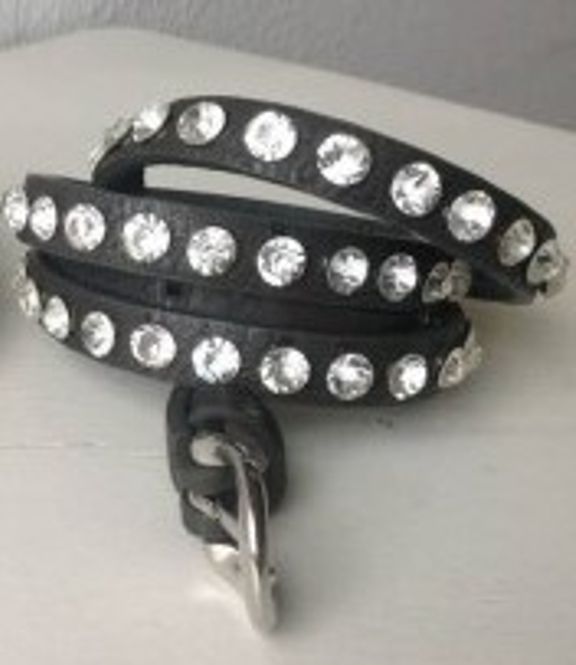 Huvudbild Smalt grått bälte med stenar